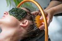TOUCH THERAPY – vlasový rituál Za Výlohou
