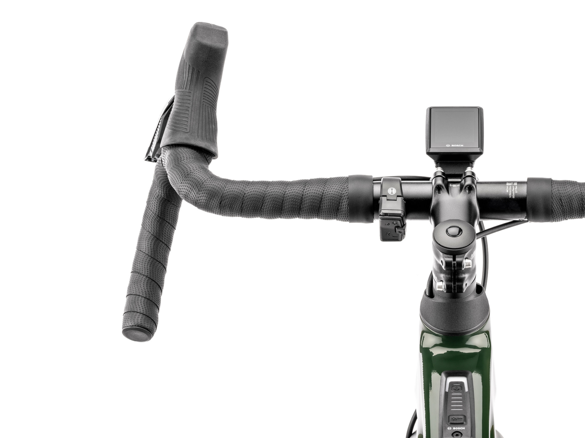 di28c0650240-dimanche-28-road-6-cockpit-zoom-display-view-studio-1900x1425