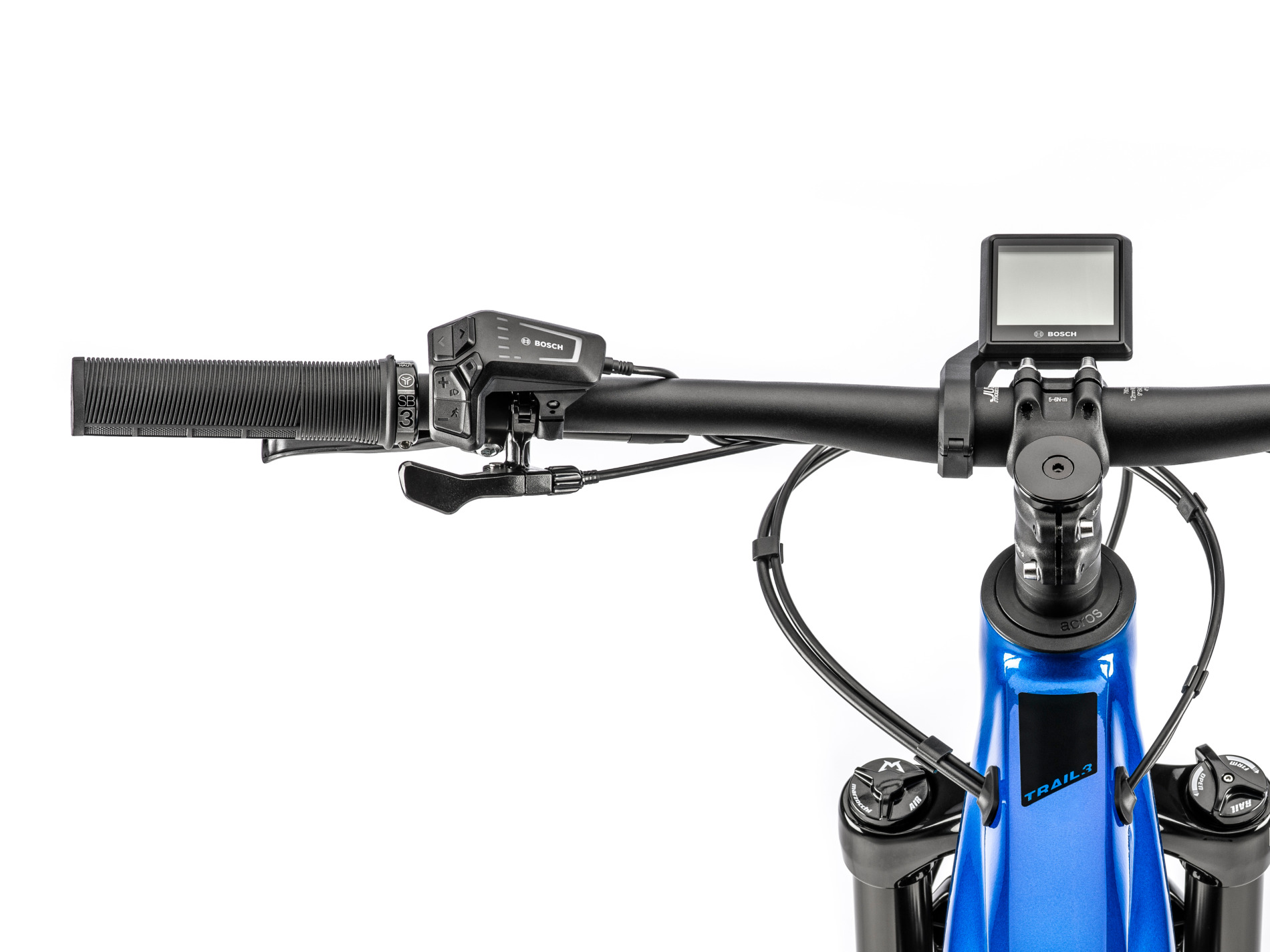 sa29ft342230-samedi-trail-3-cockpit-detail-view-studio-1900x1425