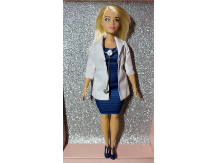 Barbie doktorka