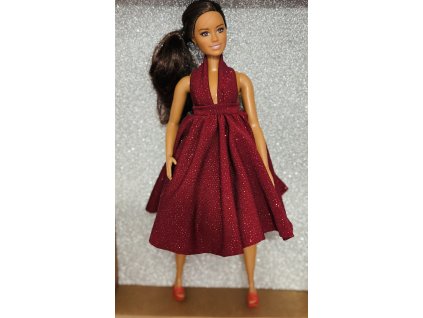 Barbie v plesových šatech