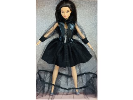 Barbie v šatech Wednesday 2