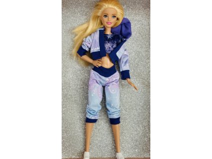 Barbie v zimním outfitu