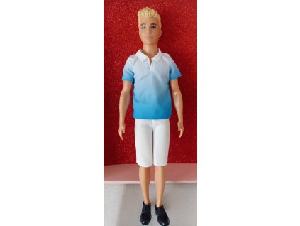 Ken v bílo modrém tričku