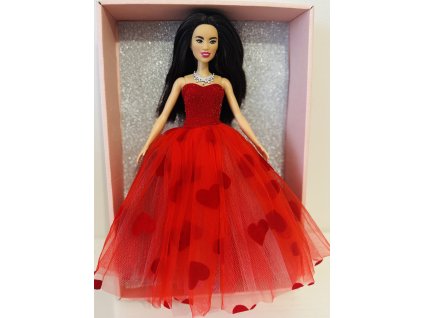 Barbie v plesových šatech se srdíčky