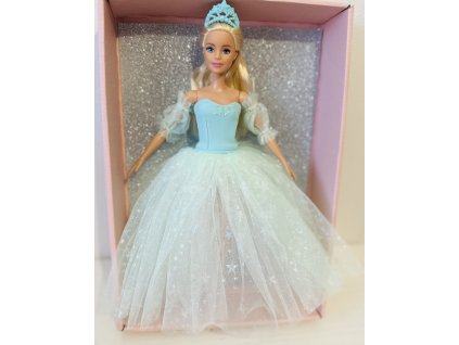 Barbie v plesových šatech s hvězdami