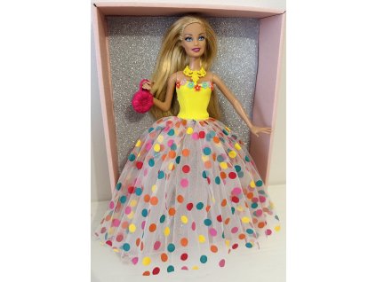 Barbie v plesových šatech s puntíky