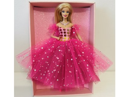 Barbie v plesových šatech s puntíky