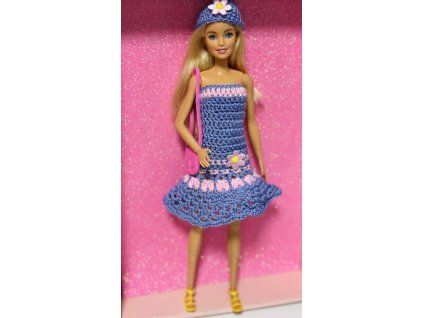 Barbie v háčkovaném outfitu