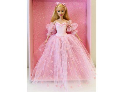 Barbie v plesových šatech se srdíčky