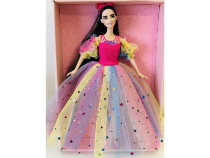 Barbie v duhových šatech s hvězdami