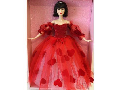 Barbie v plesových šatech se srdíčky