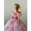 Barbie v plesových šatech se srdíčky