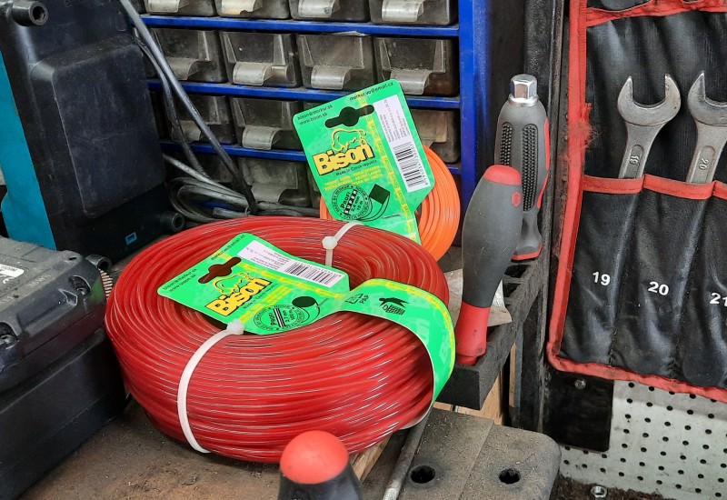 Jak může ovlivnit kvalitu žací struny uživatel?