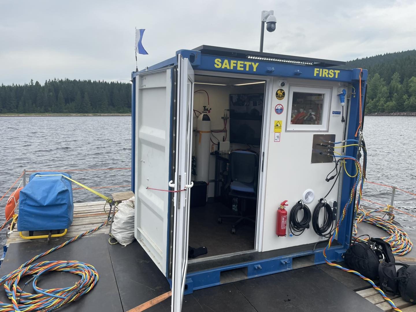 Mobilní pracoviště potápěčské stanice