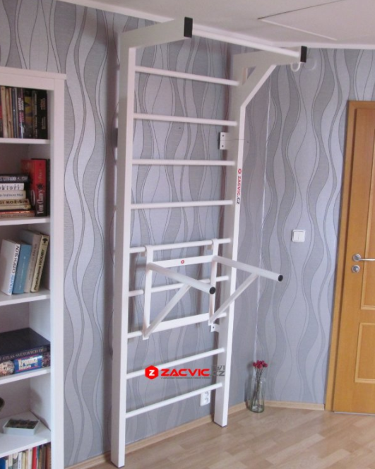 Žebřiny s hrazdou do pokoje 