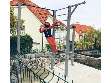 Zahradni Hrazda () Zahradni Hrazda