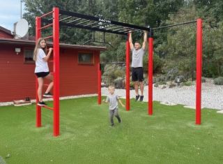 Vytváříme prostor, kde se potkává design s pohybem – přímo z naší české dílny s 11 lety zkušeností až na vaši zahradu....