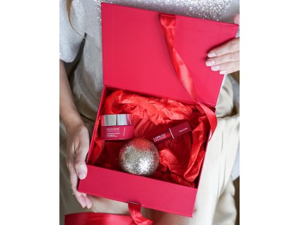 Darčeková sada s omladzujúcou starostlivosťou o tvár a pery