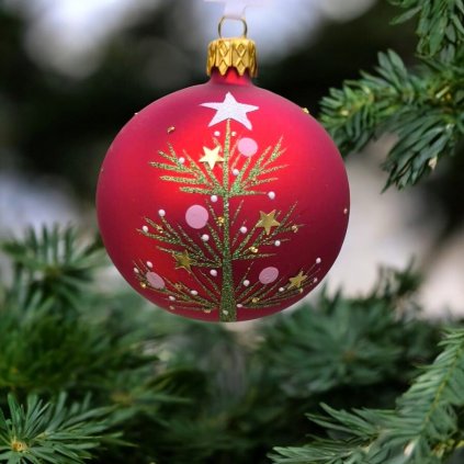 SKLENENÁ VIANOČNÁ OZDOBA - ČERVENÁ SO STROMČEKOM (7 CM) (Balenie Balenie (6 ks))