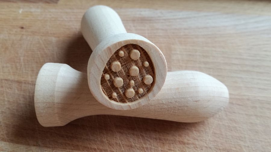 Dřevěné razítko vajíčko puntík