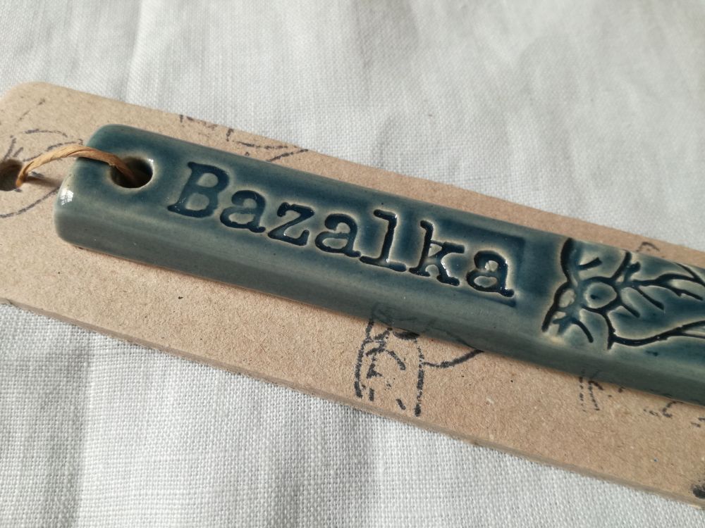 Keramický zápich s potiskem odstín modrošedý 17 cm popis: Bazalka