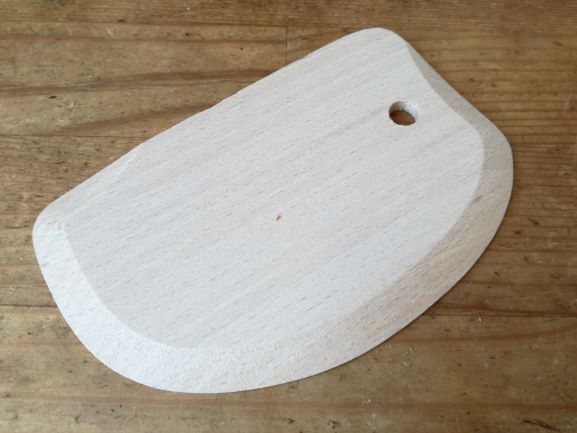 Dřevěná špachtle na těsto Velikost: ovál 12 x 8 cm