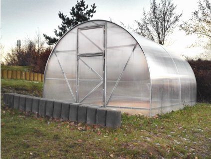 Zahradní skleník Volya LLC ECONOM 4 mm, 8 x 3 m + 5 tyčí na rajčata + sada těsnění