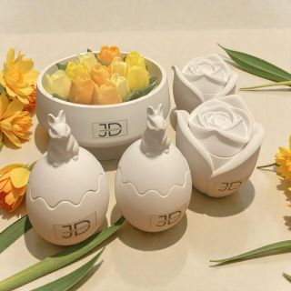 Další dnešní novinky z dílny JOHANKA DEKOR. Jedna velká tulipánová mísa na noze s variací květů v odstínech žluté a...