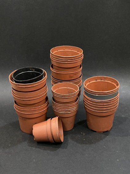 recyklovane plastove kvetinace