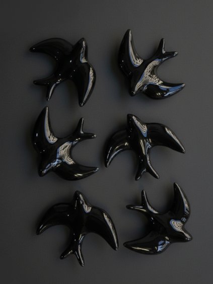 keramicke zavesne vlastovky cerna