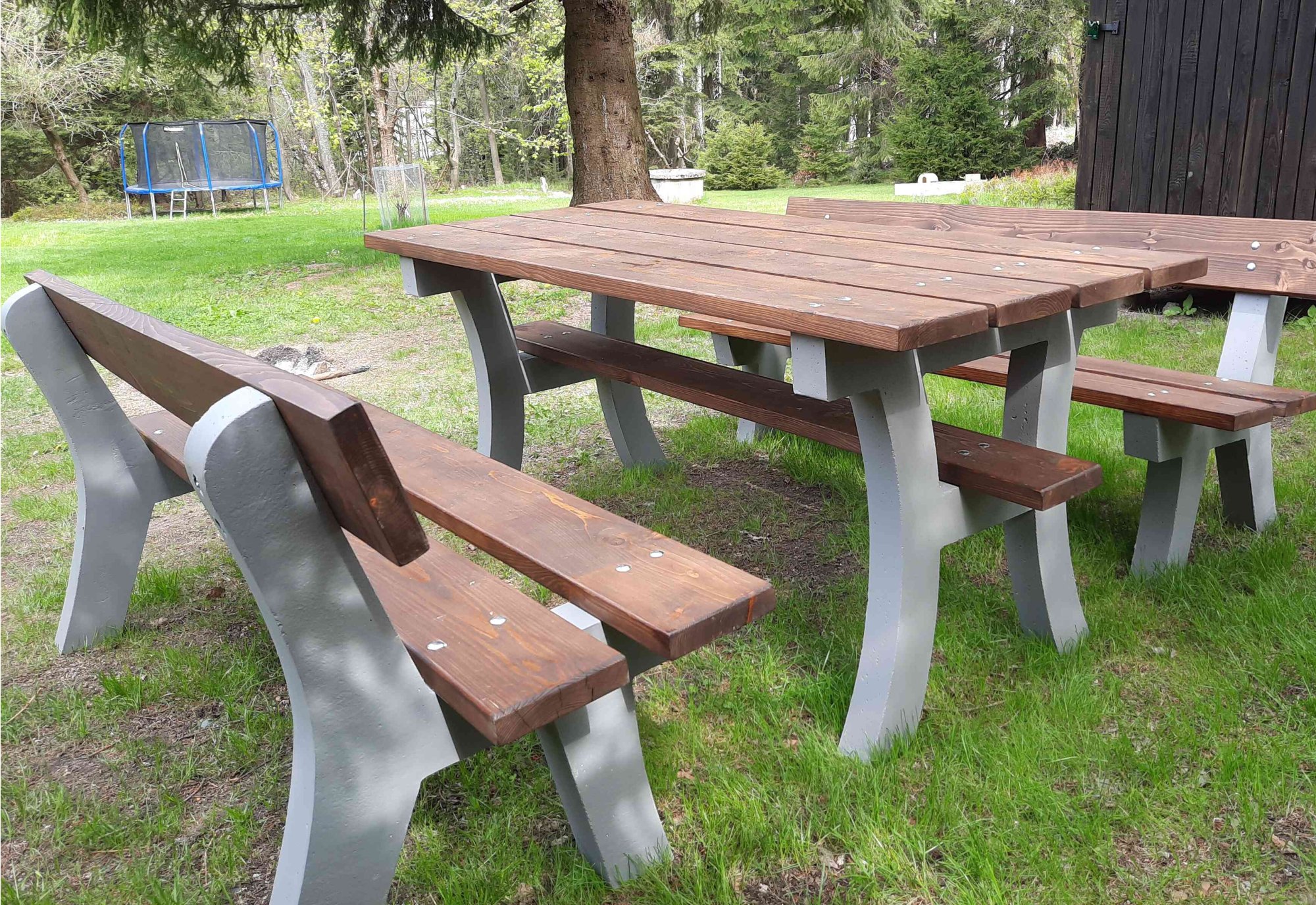 Ako sa vyrába záhradná lavička – materiál betónu