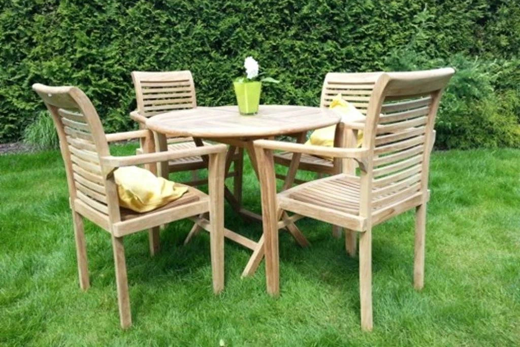 Plánujete nový zahradní nábytek? Dřevo vás rozhodně nezklame!