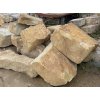 Solitérní kameny z pískovce, kus nebo paleta, max.600 kg