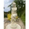 zahradni socha divka anticka zasnena 2
