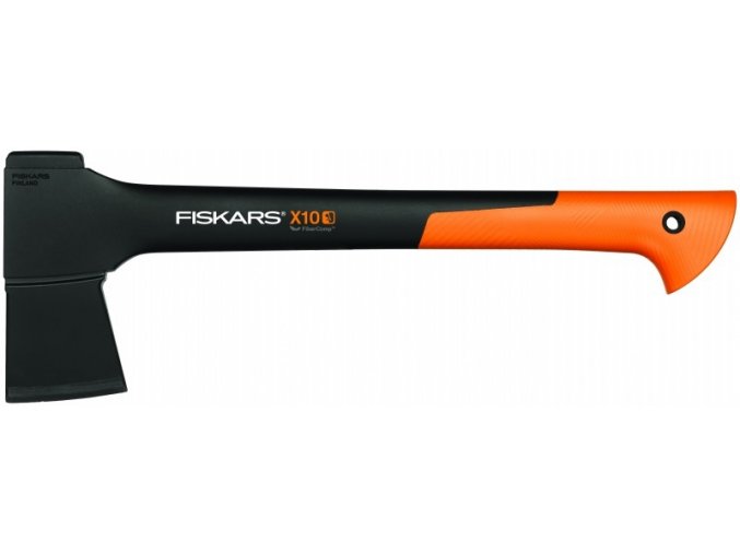 Sekera Fiskars X10 univerzální pro chataře