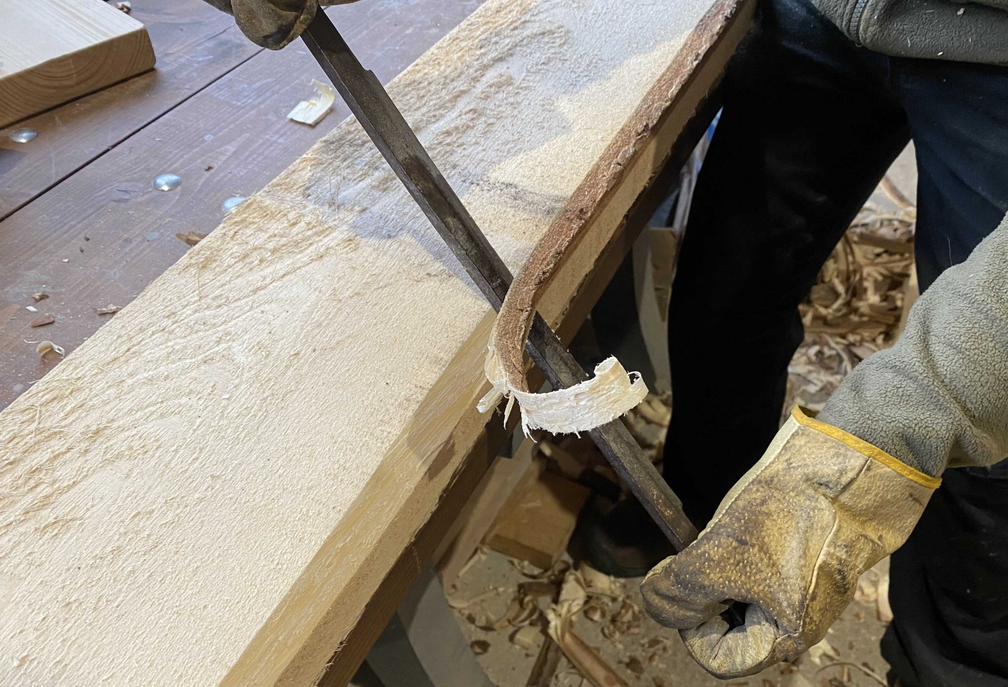 Nohy k lavičce – vyrobte si svou lavičku – fošny