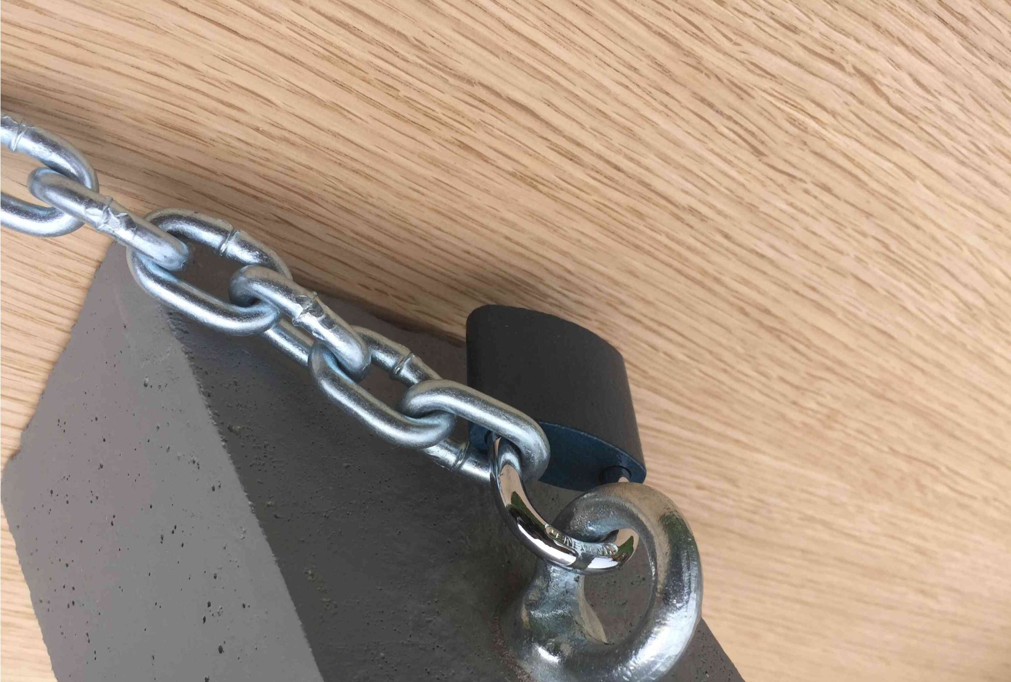 Zabezpečení venkovní lavičky