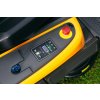 Akumulátorový zahradní traktor Swift 372e ovládací panel
