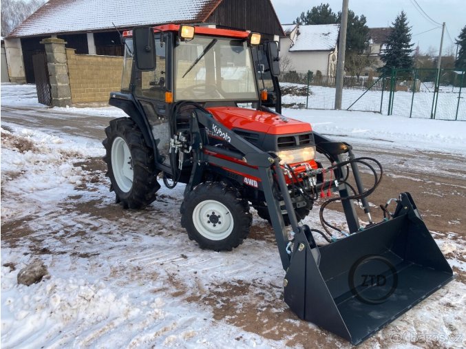 Kubota GL 27 Grandel s čelním nakladačem
