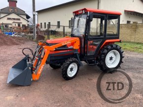 Kubota GL 260 s čelním nakladačem