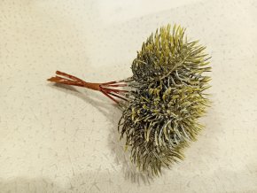 DEKORACE - VĚTVIČKA umělé jehličí 17 cm