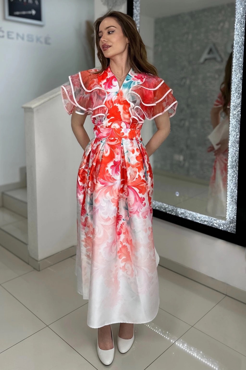 3014_cervene-kvetinove-midi-saty-s-rukavmi