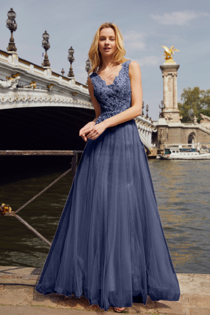 Modré dlhé šaty s tylovou sukňou