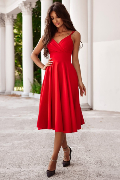 Červené midi áčkové šaty na ramienka