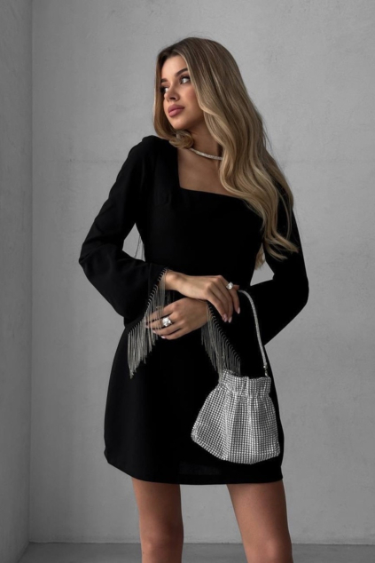 Luxusné čierne koktejlové šaty s trblietkami a odhaleným chrbtom