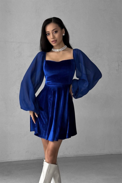 Kráľovsky modré zamatové šaty so šifónovými rukávmi