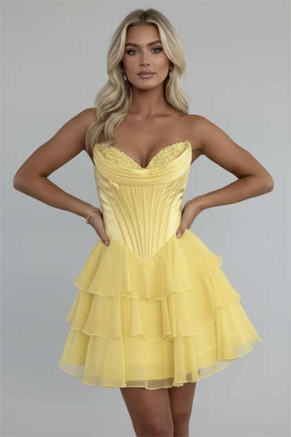 Žlté krátke koktejlové šaty