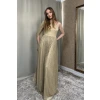 Zlaté dlhé trblietavé šaty na jedno rameno
