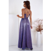Trblietavé fialové dlhé šaty na viazanie